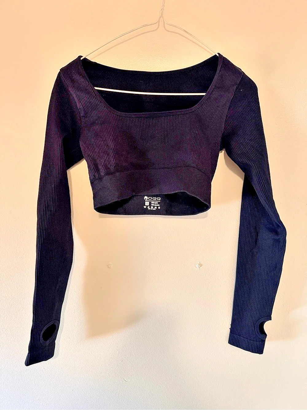 OQQ Ribbed Long Sleeve Crop Top in Black — Size Small